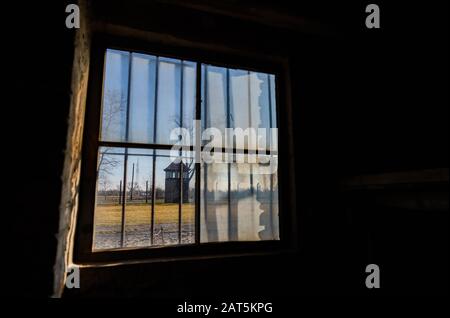 Ein Bild der Innenseite einer Kaserne in Auschwitz II - Birkenau. Stockfoto
