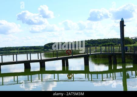 Blick auf den Hemmelsdorfer See an der deutschen Ostseeküste Stockfoto