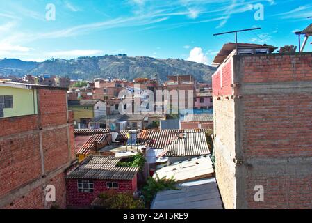 Stadtbild in Huaraz Peru an einem sonnigen Tag im Dezember Stockfoto