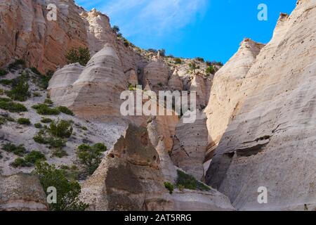 Die ungewöhnlichen und schönen Kegel und Formen des Tent Rocks National Monument. Stockfoto