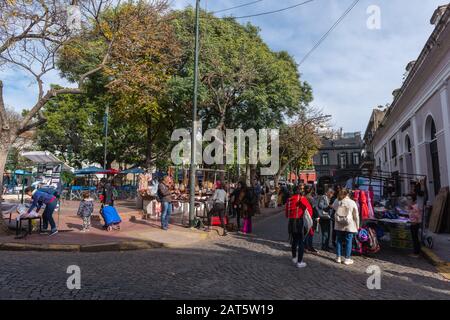 Am Wochenende fliehen Sie vom Markt San Telmo, Buenos Aires, Argentinien Stockfoto