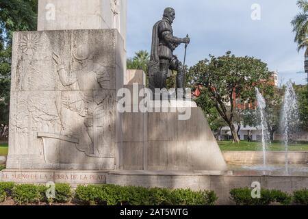 Statue und Denkmal von Don Pedro de Mendoza, dem Gründer von Buenos Aires (1536), Park Lezama, San Telmo, Buenos Aires, Argentinien, Lateinamerika Stockfoto