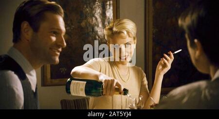 Der SCHWARZE DAHLIA 2006 Universal Pictures Film mit Aaron Eckhart und Scarlett Johansson Stockfoto