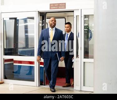 30. Januar 2020 - Washington, DC, Vereinigte Staaten: US-Senator Tim Scott (R-SC), der sich dem Amtsenthebungsverfahren des Senats zugewandt hat. (Foto von Michael Brochstein/Sipa USA) Stockfoto