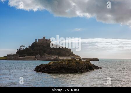 ST Michael's Mount aus Marazion, Cornwall, England, Großbritannien Stockfoto