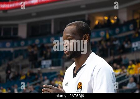 Istanbul/TÜRKEI - 14. JANUAR 2020: Charles Kahudi während des Basketballspiels der Euroleague 2019-20 Runde 19 zwischen Fenerbahce und LDLC Asvel in der Ulker Sports Arena. Stockfoto