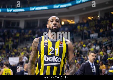 Istanbul/TÜRKEI - 14. JANUAR 2020: Derrick Williams während des Basketballspiels der Euroleague 2019-20 Runde 19 zwischen Fenerbahce und LDLC Asvel in der Ulker Sports Arena. Stockfoto