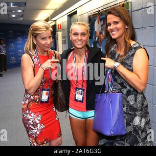 MELBOURNE PARK AUSTRALIAN OPEN DAY 11 30/01/20 FLUSHING MEADOW, NY, ASHE STADIUM, US OPEN GIRLS' FINALIST, SONYA KENIN MIT ANDEREN SOUTH FLORIDIANS Stockfoto