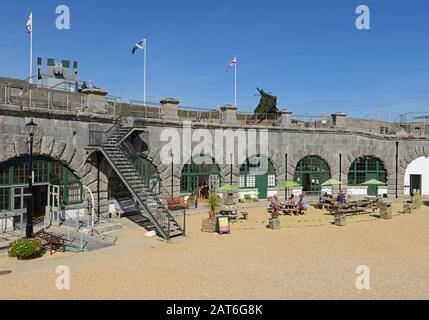 Blick auf das Café in Nothe Fort, Weymouth, Dorset, Großbritannien Stockfoto