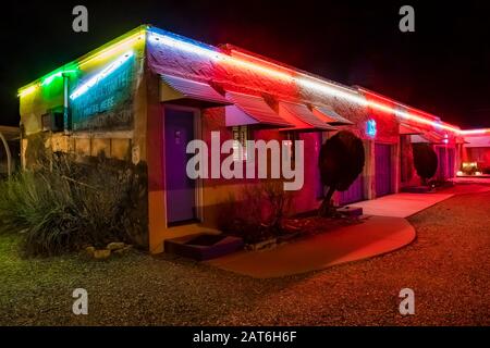 Classic Blue Swallow Motel entlang Der Historischen Route 66 in Tucumcari, New Mexico, USA [keine Eigentumsfreigabe, und Schilder sind markenrechtlich geschützt; av Stockfoto