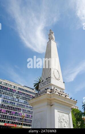 Hauptstadt Federal, Buenos Aires/Argentinien; 19. Oktober 2014: Maipyramide, Piramide de Mayo, das erste nationale Denkmal von Buenos Aires, auf der Plaza Stockfoto