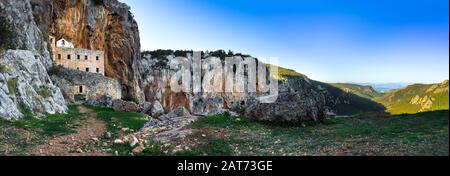 Das Kloster des Heiligen Dimitrios Avgou in Argolida, Peloponnes, Griechenland. Stockfoto