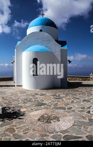 Griechische Kirche in Ostrox, auf der Insel Nisyros Stockfoto