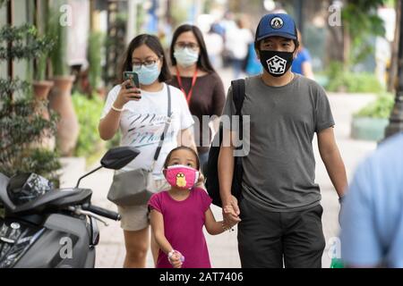 Cebu City, Philippinen. Januar 2020. Mit dem ersten bestätigten Fall von Coronavirus auf den Philippinen hat die enorme Nachfrage nach Gesichtsmasken das Angebot übertroffen.Eine Zunahme von Mitgliedern der Öffentlichkeit, die Masken tragen, ist an öffentlichen Orten ziemlich offensichtlich geworden. Credit: Imagewallery2/Alamy Live News Stockfoto