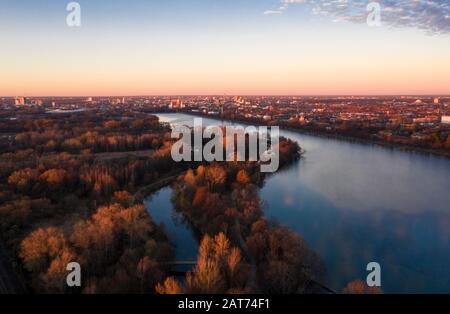 Sonnenuntergang am Maschsee/Sonnenuntergang am Maschsee Stockfoto