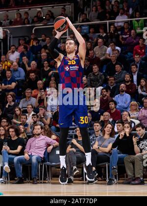 Barcelona, SPANIEN - 30. JANUAR: Victor Claver vom FC Barcelona im Einsatz beim Basketballspiel der Euroleague zwischen dem FC Barcelona Lassa und Zenit St. Petersburg in Palau Blaugrana am 30. Januar 2020 in Barcelona, Spanien. (Foto nach DAX/ESPA-Images) Stockfoto