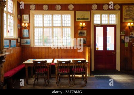 Interieur des White Hart Pub, High St, Aldeburgh, Suffolk. GROSSBRITANNIEN Stockfoto