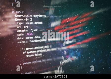 Die digitale Technologie auf dem Display. HTML 5 im Editor für Website Entwicklung. Website HTML Code auf dem Laptop Display closeup Foto. Stockfoto