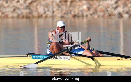 20040821 Olympische Spiele Athen Griechenland [Rowing-Sat-Finaltag] Schinias. GbR W2- verließ Kath Grainger und Kath Bishop. Foto Peter Spurrier E-Mail images@intersport-images.com [Pflichtgutschrift Peter Spurrier/ Intersport Images] Stockfoto