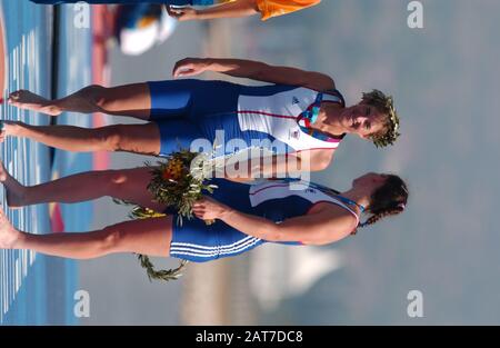 20040828 Olympische Spiele Athen Griechenland [Olympic Rowing Regatta] Lake Schinias GBR W2- Links Kath Grainger und Cath Bishop E-Mail images@intersport-images.com [Mandatory Credit Peter Spurrier/ Intersport Images] Stockfoto