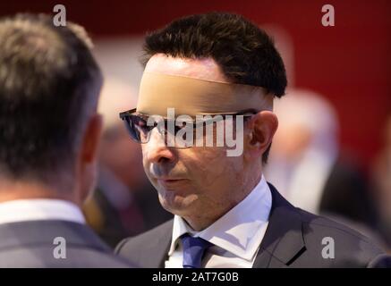 Am 31. Januar 2020 steht die Hauptversammlung von ThyssenKrupp: Innogy CFO Bernhard Guenther steht vor dem Podium. Credit: Jürgen Schwarz/Alamy Live News Stockfoto