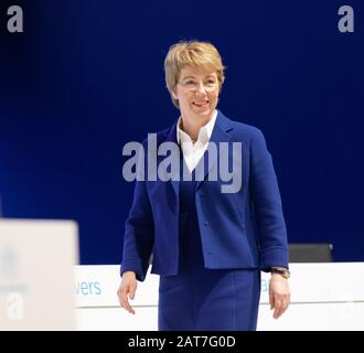 31.01.2020, ThyssenKrupp Hauptversammlung: Die Vorstandsvorsitzende der ThyssenKrupp AG Martina Merz steht auf dem Podium. Credit: Jürgen Schwarz/Alamy Live News Stockfoto