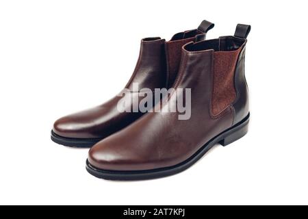 Schuhe, chelsea Lederstiefel für Herren. Winter-, Herbst- oder Frühjahrsmode. Schuhe isoliert auf weißem Hintergrund. Verkauf Stockfoto