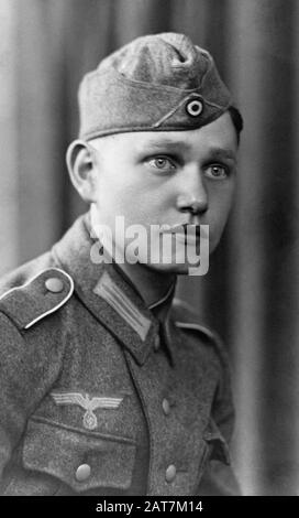 Soldat der Wehrmacht in Uniform, ca. 1940, Deutschland Stockfoto