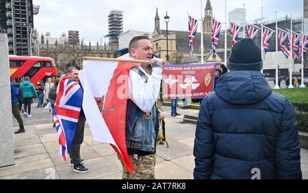 London UK 31. Januar 2020 - Pro-Brexit-Anhänger versammeln sich auf dem Parliament Square London, während Großbritannien sich darauf vorbereitet, die EU später am Abend 47 Jahre nach seinem Beitritt zu verlassen: Credit Simon Dack / Alamy Live News Stockfoto