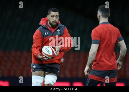 Cardiff, Großbritannien. Januar 2020. Taulupe Faletau von Wales in Aktion. Die Rugby-Kapitäne von Wales, die am Freitag, den 31. Januar 2020 im Fürstenstadion in Cardiff, Südwales ausgetragen werden, bereiten sich die Mannschaft auf das Eröffnungsspiel der Guinness-Meisterschaft Der Sechs Nationen gegen Italien morgen vor. PIC von Andrew Orchard/Alamy Live News Stockfoto