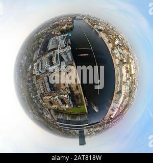 Full Circle Panorama Luftbild: Skyline u.a. mit Spree, Oberbaumbruecke, Fernsehturm, Berlin (nur fuer redaktionelle Verwendung. Keine Werbung. Referen Stockfoto