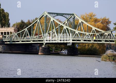 Glienicker Brücke, Potsdam (nur fuer redaktionelle Verwendung. Keine Werbung. Referenzdatenbank: http://www.360-berlin.de. © Jens Knappe. Bildquellen Stockfoto