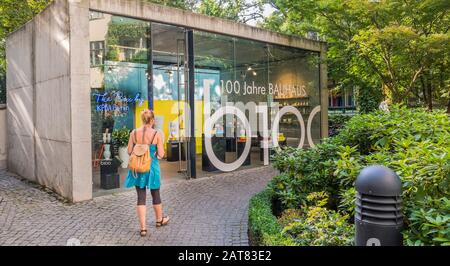 Königliche Porzellanfabrik, KPM-Box, bauhaus 100-jähriges Jubiläum, hackesche hoefe, berlin, deutschland Stockfoto