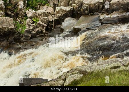 Wasserfall von Cauldron Snout am Fluss Tees an der Grenze zwischen County Durham und Cumbria, England Stockfoto