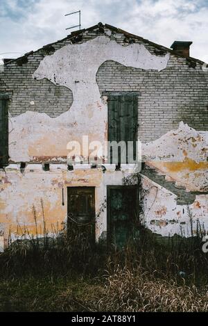 Altes Haus im norditalienischen Land Stockfoto