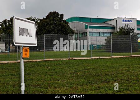 * AKTE FOTO * Baxter Fabrik, die Impfstoff gegen Schweinegrippe produzieren. Die Fabrik hat ihren Sitz im Dorf Bohumil in der Nähe von Jevany, 40 km von Prag entfernt Stockfoto