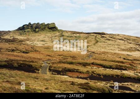 Edale Felsen auf der Pennine Way am Rande der Kinder Scout im Peak District in Derbyshire Stockfoto