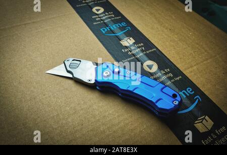 Montreal, Quebec, Kanada, 29.2020.Amazon Prime Package. Montreal, Quebec, Kanada.Credit:Mario Beauregard/Alamy News Stockfoto