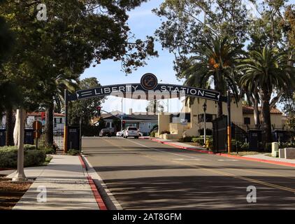 Beschilderung an der Liberty Station, dem ehemaligen Naval Training Center in San Diego CA Stockfoto