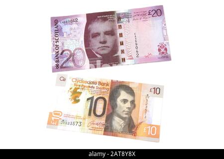 Zwei Scottish Ten Pound Notes - Bank of Scotland Und Clydesdale Bank, die Robert Burns und Sir Walter Scott darstellen Stockfoto