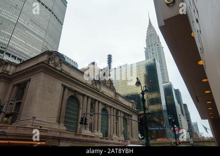 Zierbau des Bahnhofs in Megapolis Stockfoto