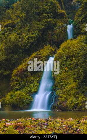 Wasserfall in pokhara nepal. Stockfoto