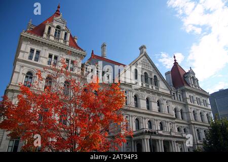 Fall auf das New York State Capitol Gebäude in Albany Stockfoto