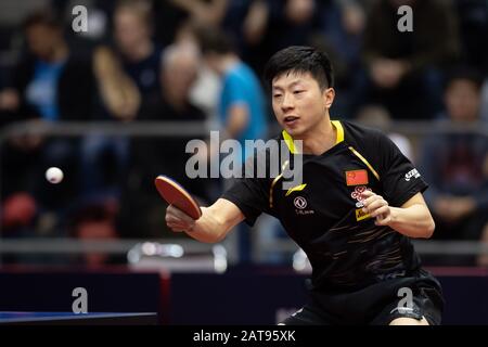 Magdeburg, Deutschland. Januar 2020. Tischtennis: German Open, Herren, Einzel, Viertelfinale, Ma (China) - Xu (China). MA Lang in Aktion. Kredit: Swen Pförtner / dpa / Alamy Live News Stockfoto