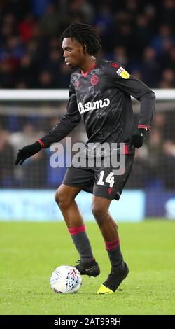 Cardiff, Wales, Großbritannien. Januar 2020. English Championship Football, Cardiff City versus Reading; Ovie Ejaria of Reading kontrolliert den Ball - Ausschließlich redaktionelle Verwendung. Keine Verwendung mit nicht autorisierten Audio-, Video-, Daten-, Regallisten-, Club-/Liga-Logos oder Live-Diensten. Die Online-Nutzung ist auf 120 Bilder beschränkt, keine Videoemulation. Keine Verwendung bei Wetten, Spielen oder Einzelspielen/Liga-/Spielerveröffentlichungen Credit: Action Plus Sports Images/Alamy Live News Stockfoto