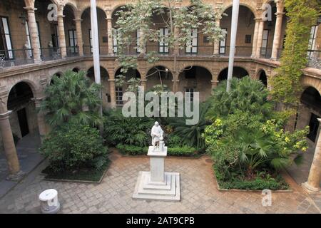 Kuba, Havanna, Palacio de los Capitanes Generales, Terrasse, Kolumbus-Statue, Stockfoto