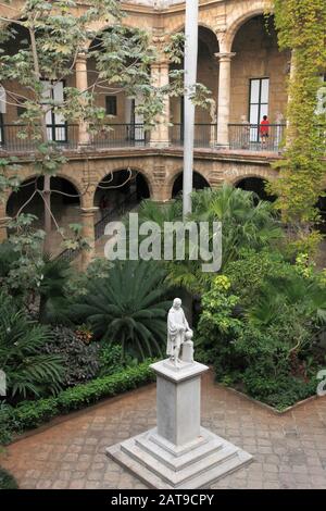 Kuba, Havanna, Palacio de los Capitanes Generales, Terrasse, Kolumbus-Statue, Stockfoto