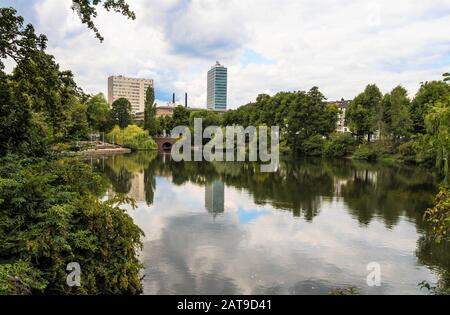 Schöner Blick auf die Stadt Düsseldorf. Stockfoto