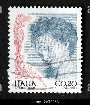 Italienische Briefmarke, poste Italia verwendet und Stempel aufgefeilt, Stockfoto