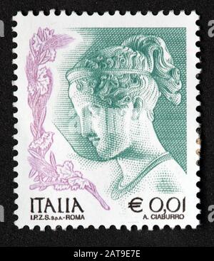 Italienischer Stempel, poste Italia verwendete und festgesetzte Stempel, Italia E 0,01 A.Ciaburro Stockfoto